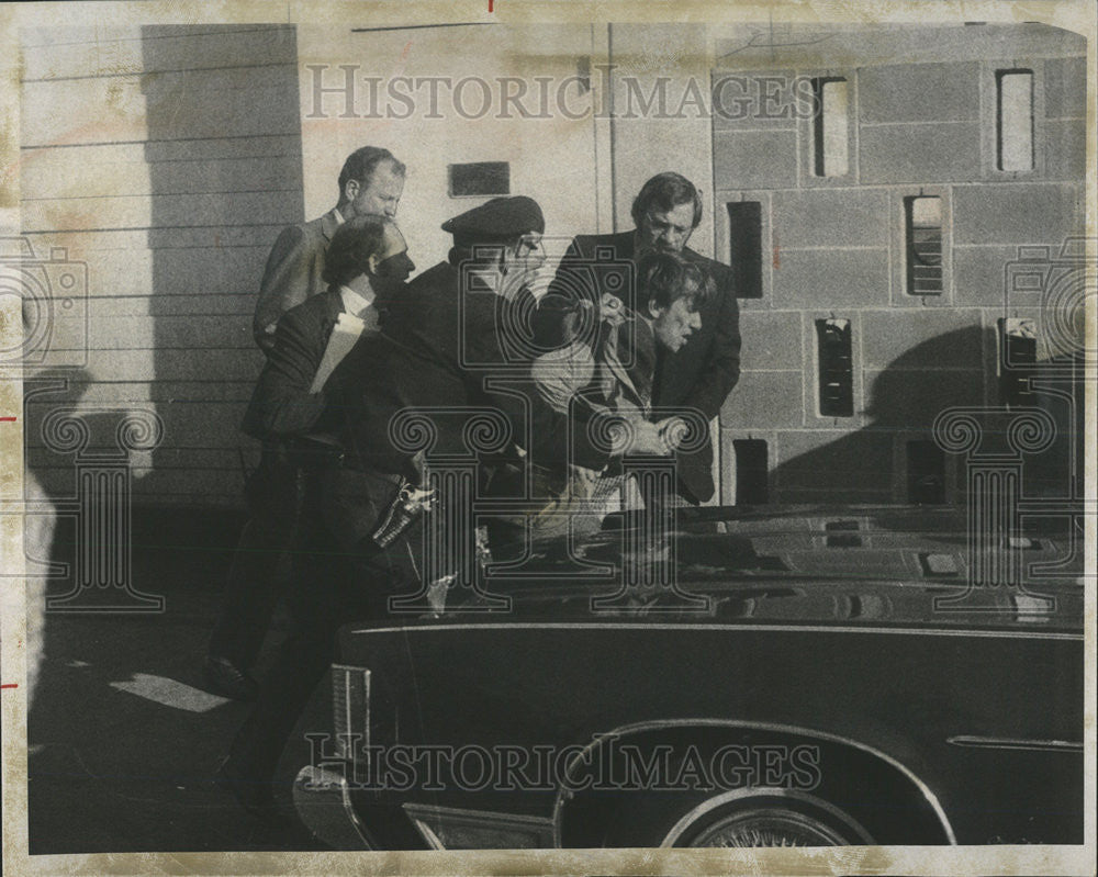 1975 Press Photo Skokie Police Secret Service - Historic Images