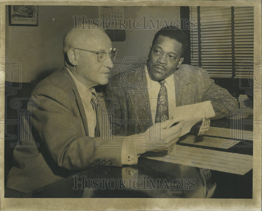 1955 Press Photo Sidney Holzman Election Commissioner Admiral Leroy - Historic Images