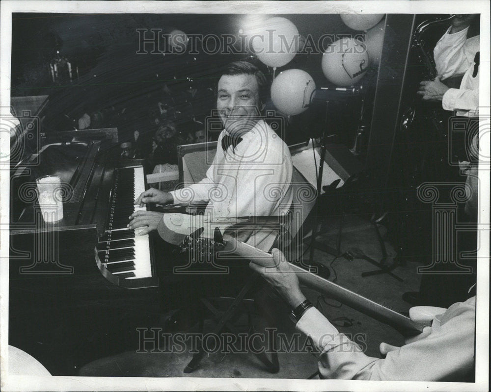 1975 Press Photo Duchin And His New York  Orchestra Provided Music For Dancing - Historic Images