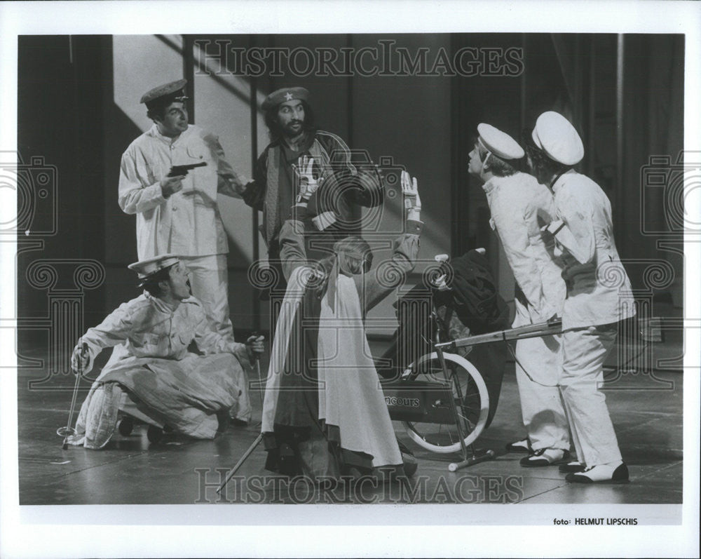 1984 Press Photo The Flying Karamazov Brothers Comedy Troupe - Historic Images