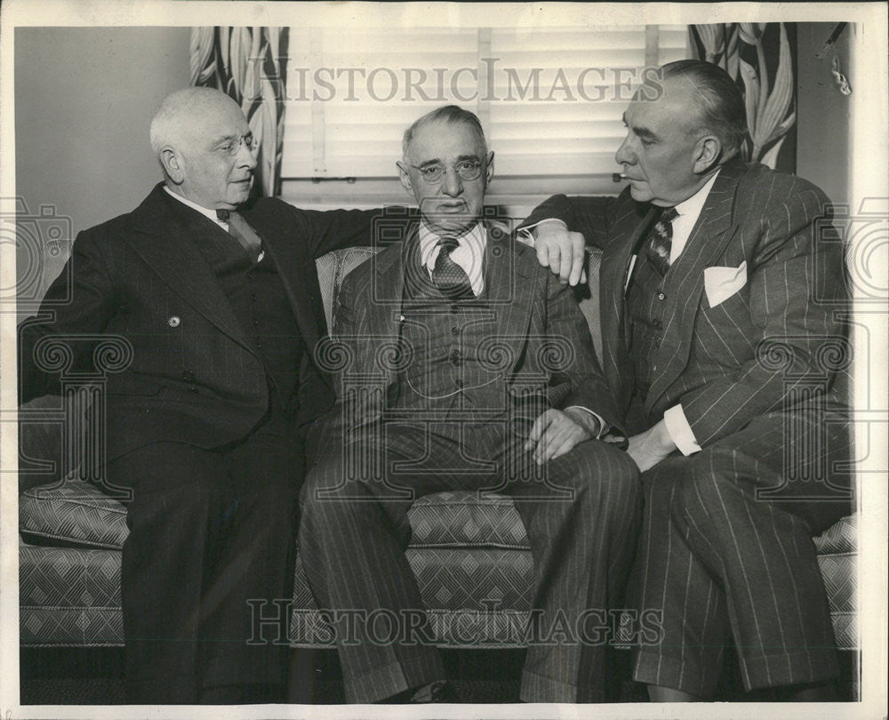 1939 Press Photo Carl Beck Who Celebrates Birthday Visited  By Carrell
Kreuscher - Historic Images