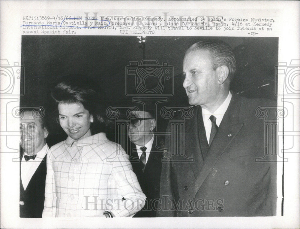1966 Press Photo Mrs. Jacqueline Kennedy &amp; Fernando Maria Castiella y Maiz - Historic Images