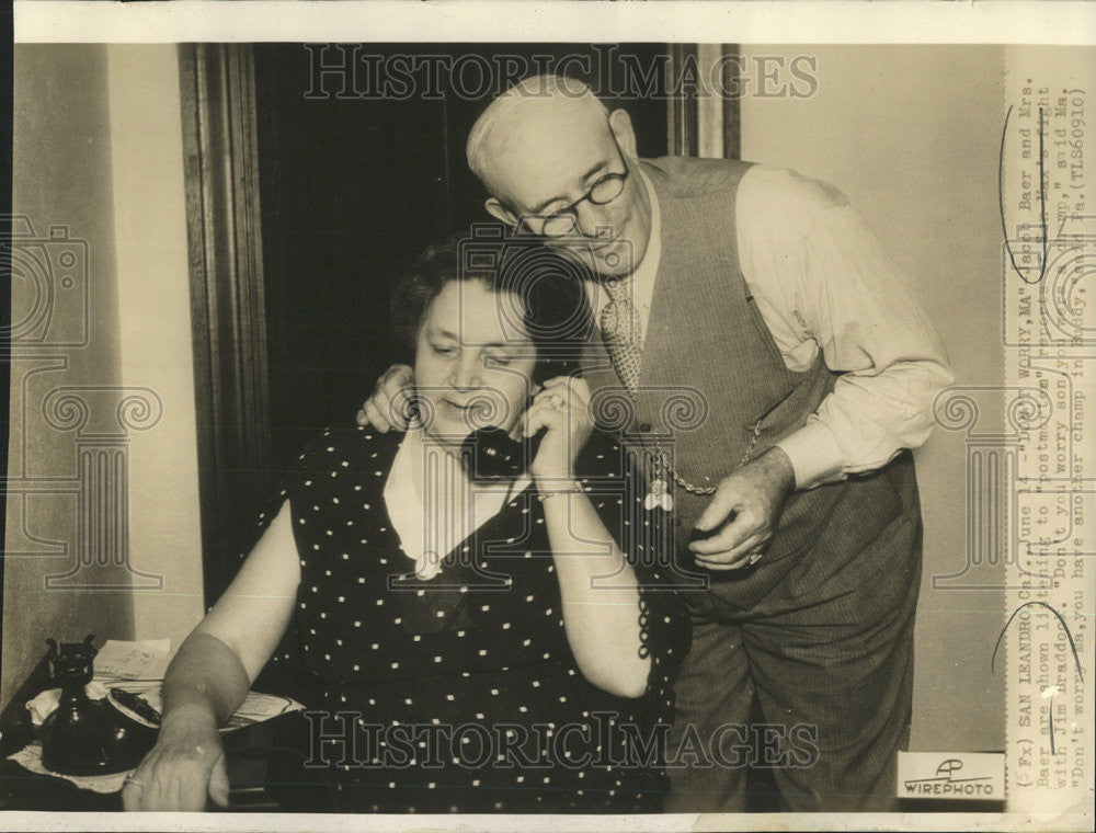 1935 Press Photo Jacob Baer and Mrs. Baer Listening to Post Marten Reports - Historic Images