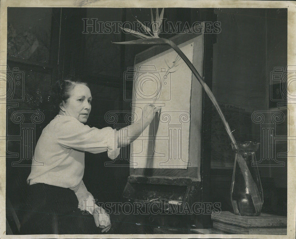 1952 Press Photo Mrs. Frances Biesel, Director of Exhibitions for Renaissance - Historic Images