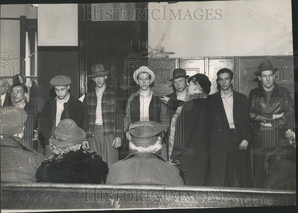 1940 Press Photo John Brennan With Other Members Of The Elevated Station Bandits - Historic Images