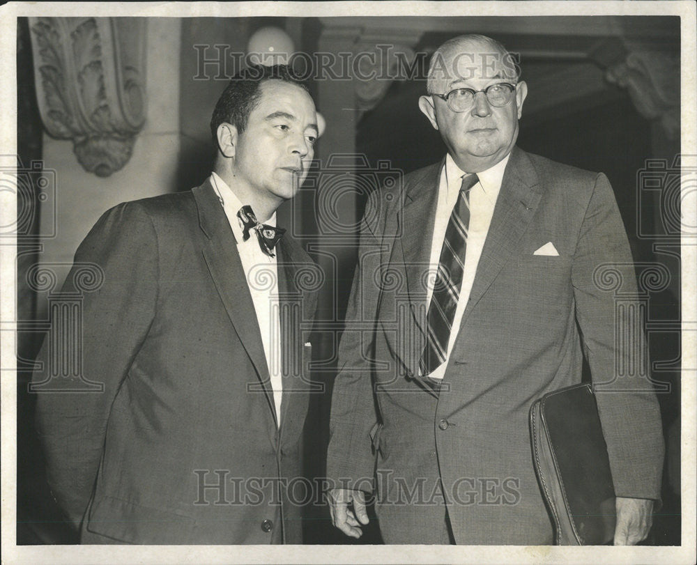 1956 Press Photo Attorney John M. Leonard And Edward J. Hintz, Southmore Bank - Historic Images