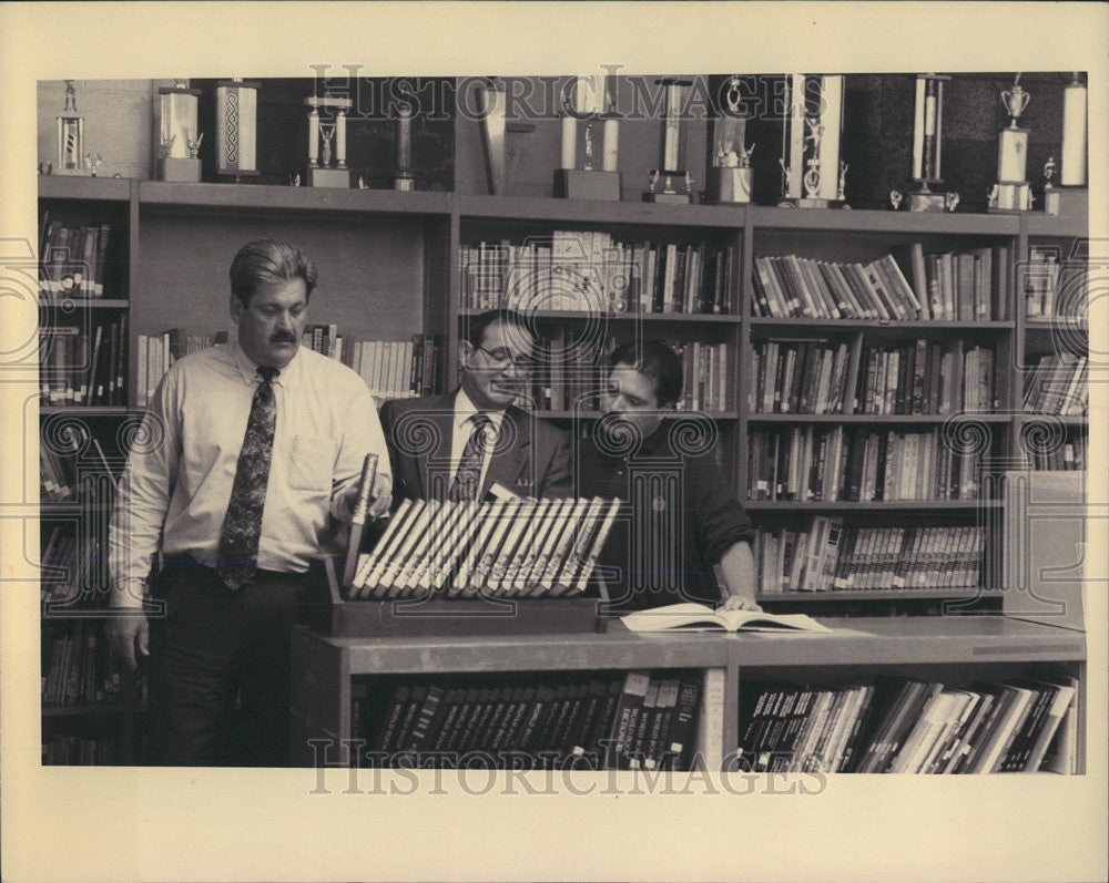 1993 Press Photo Ronald Kacena, Jim D&#39;Amico and Mike Greenan in Lockport Office - Historic Images