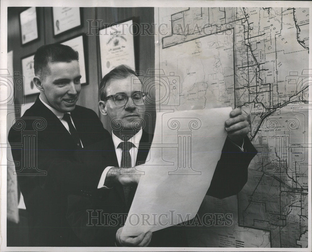 1963 Press Photo Frank Dalton Chief Engineer Administration Vinton Bacon - Historic Images