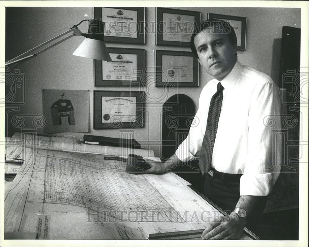 1985 Press Photo Patrick daly downtown architectural offices drawing board - Historic Images