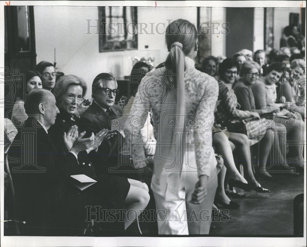 1969 Press Photo James Alsdorf Robert Green fashion Art Institute design playboy - Historic Images