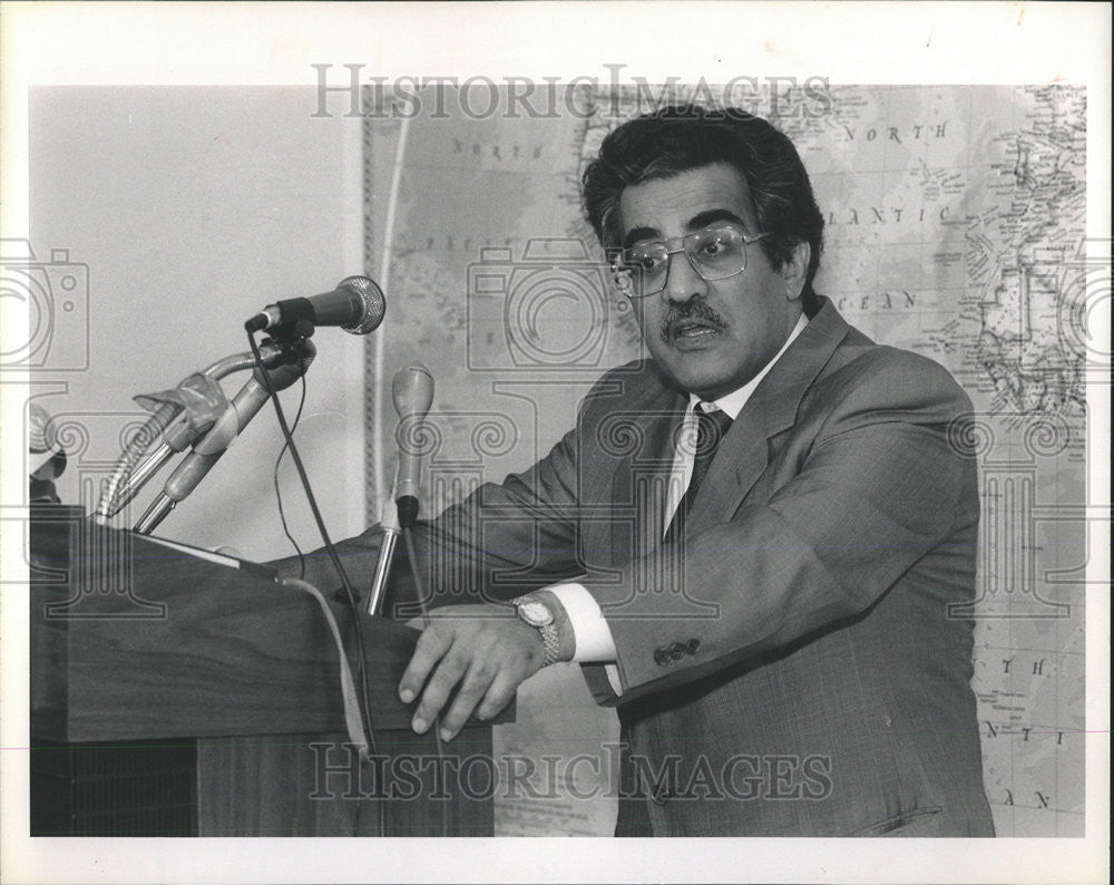 1991 Press Photo Ali Al Khalifa Al Sabah Kuwait Finance Minister - Historic Images