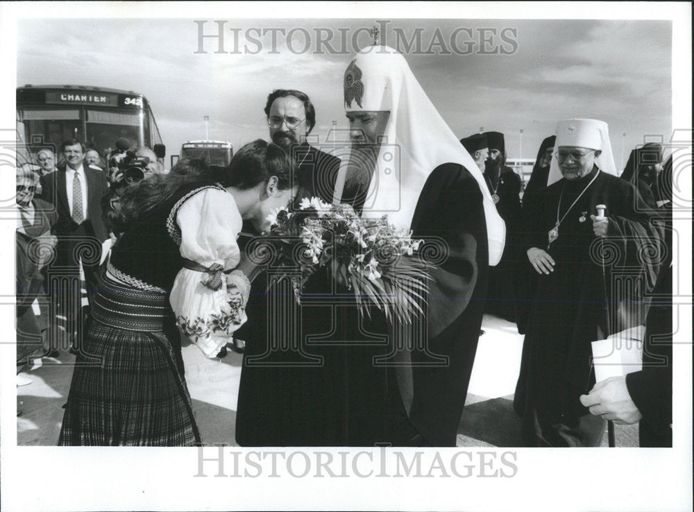 1993 Press Photo Rada Pavichevich Patriarch Aleksy II Ring Kiss Moscow Orthodox - Historic Images