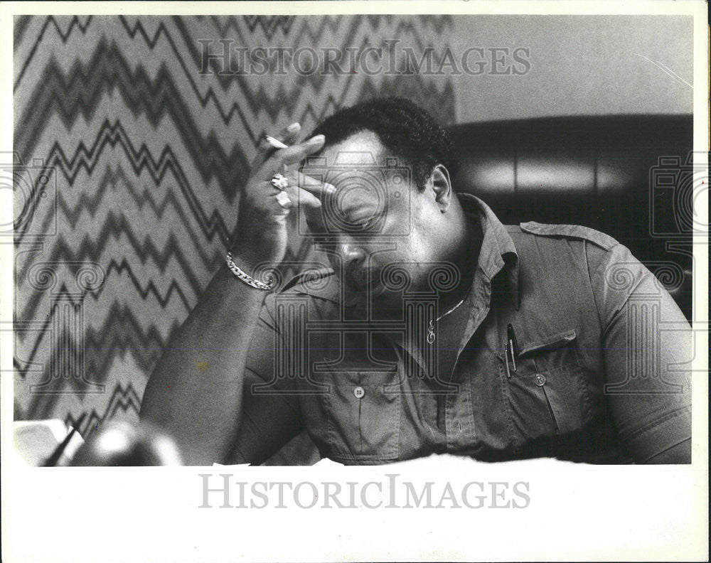 1983 Press Photo Edward Allen President Head Martin Luther King Madison Complex - Historic Images