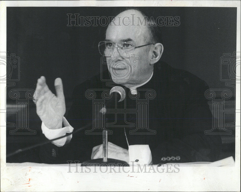 1994 Press Photo Joseph Cardinal Discusses Church Closings Sunday - Historic Images