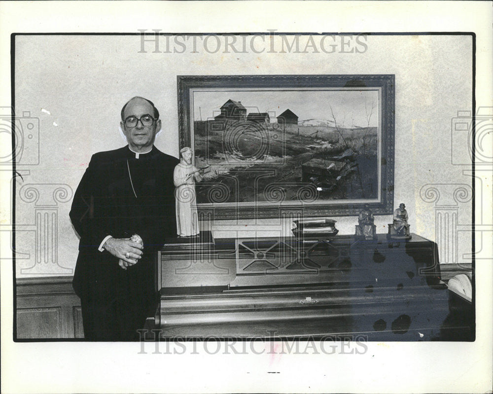 1982 Press Photo Archbishop Joseph L. Bernardin Buys Piano for Apartment - Historic Images