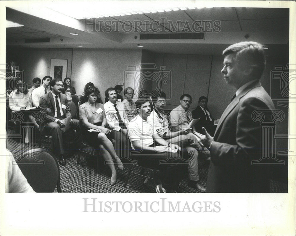 1986 Press Photo John Donnelly Dale Carnegie Palmer House hotel Theory General - Historic Images