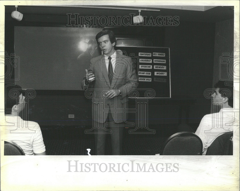 1986 Press Photo John Donnelly Steven Chiarito Dale Carnegie Course Speak Skill - Historic Images