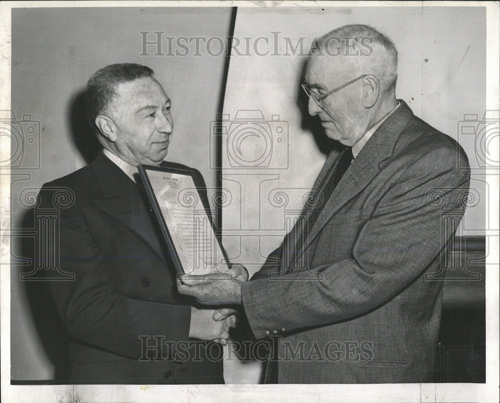 1955 Press Photo Max L. Loewenberg &amp; Dr. Anton J. Carlson - Historic Images