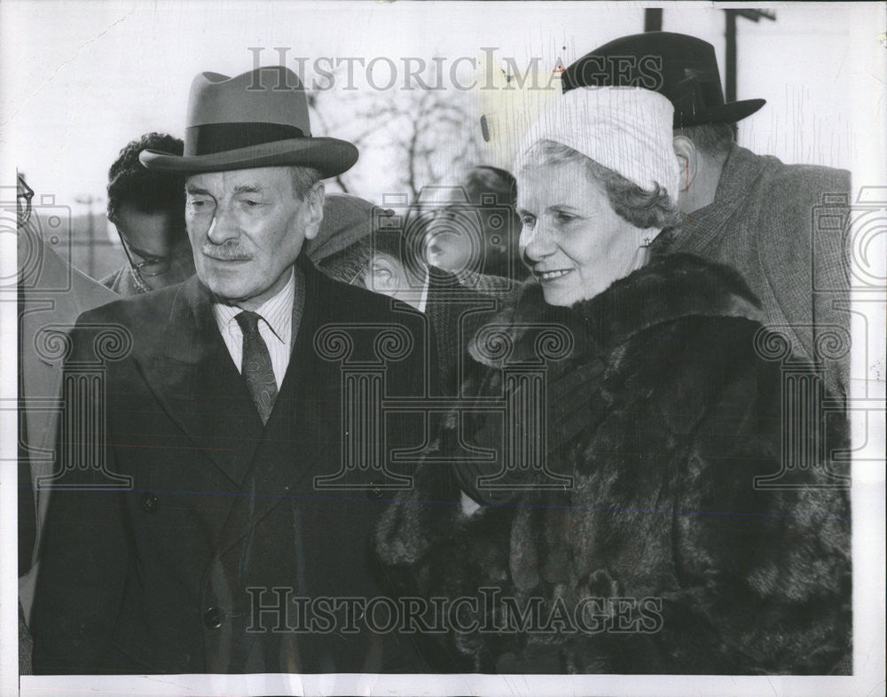 1957 Press Photo Former Labor Prime Minister Clement Attlee Macmillan British - Historic Images