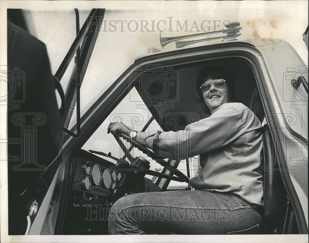 1973 Press Photo Diane Avery, First Female Graduate Of Trainco Truck School - Historic Images