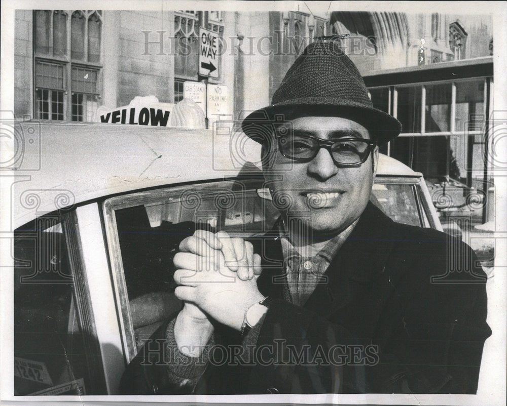 1970 Press Photo Peoria Rocket Frank Avila railroad tracks snow Sherry Natural - Historic Images