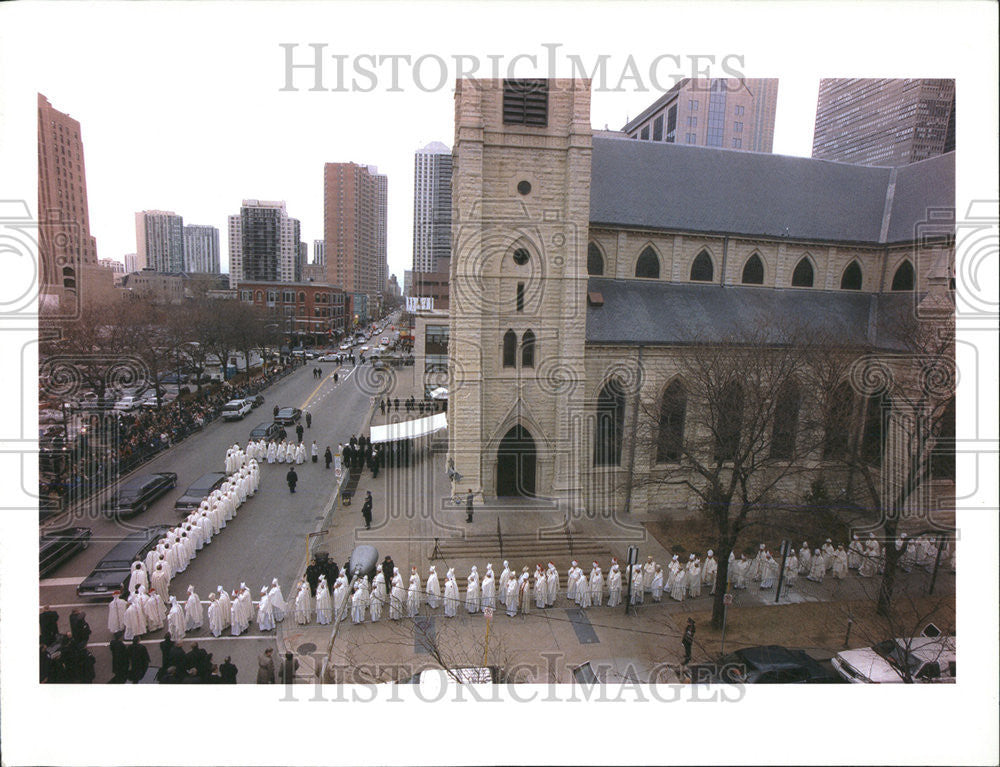 1996 Press Photo Roman Catholic Clergy File Into Bernardin Funeral - Historic Images