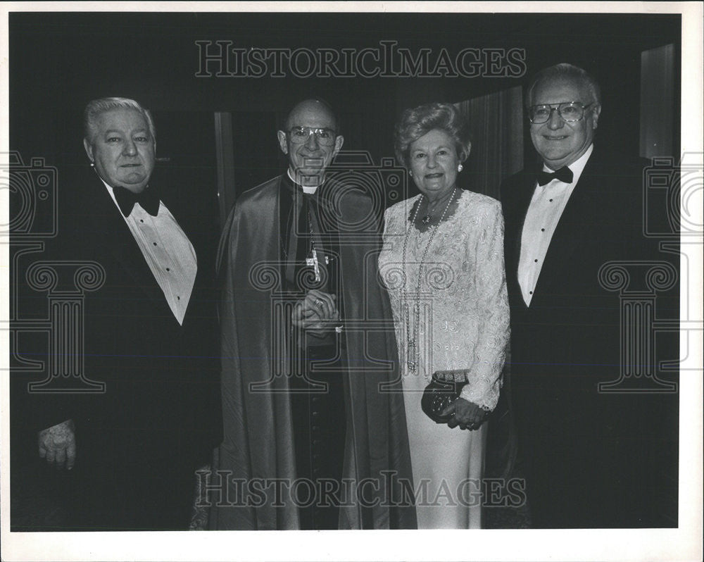 1995 Press Photo Monarch Ball chair Stanley Banas Joseph Cardinal Bernardin - Historic Images