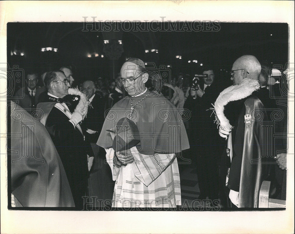 1990 Press Photo Joseph Cardinal Bernadine Mayor Daley Lithuanian costume church - Historic Images