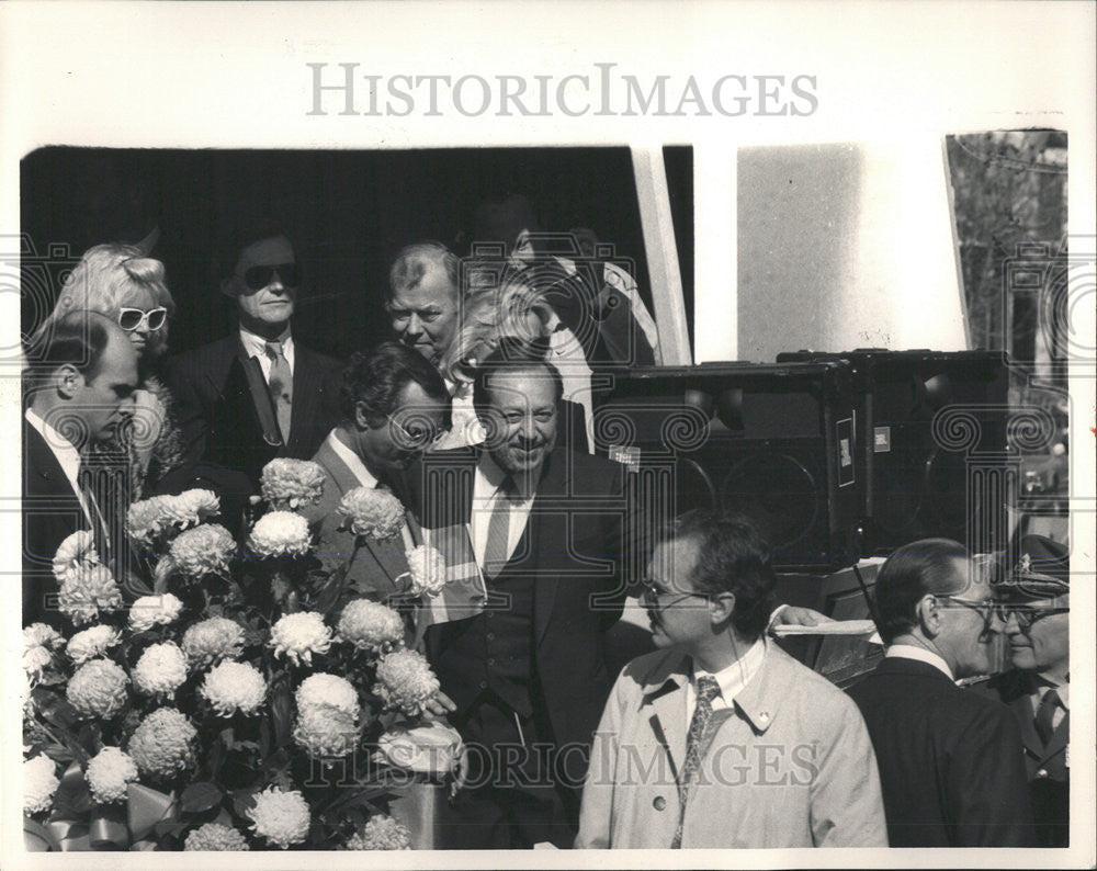 1988 Press Photo Sweden King Carl Gustaf Chief Protocol Larry Wientraub Army - Historic Images