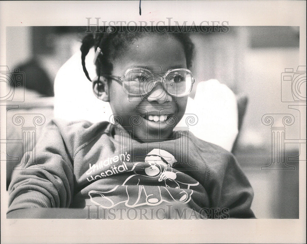 1988 Press Photo Darlwin Carlisle Cabbage Patch doll transfer La Rabida Children - Historic Images