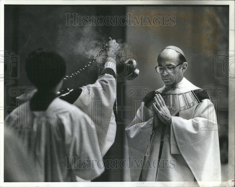 1983 Press Photo Archbishop Joseph Bernardian Holy Name Cathedral Mass Prayer - Historic Images