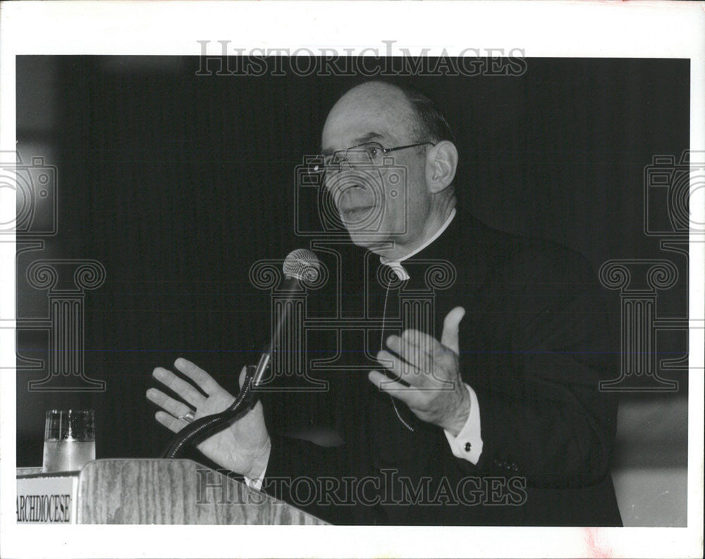 1992 Press Photo Joseph Cardinal Bernardin Quigley Preparatory Seminary priests - Historic Images