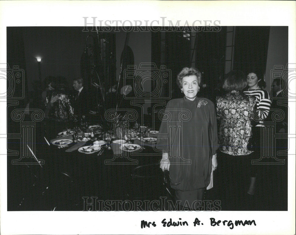 1991 Press Photo Lindy Bergman Museum Contemporary Art Trustees - Historic Images