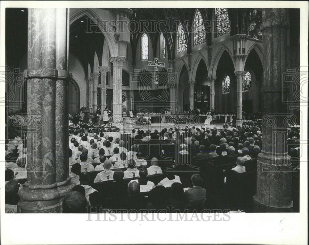 1982 Press Photo Holy name Cathedral Archbishop Chicago Joseph Bernardin Mass - Historic Images