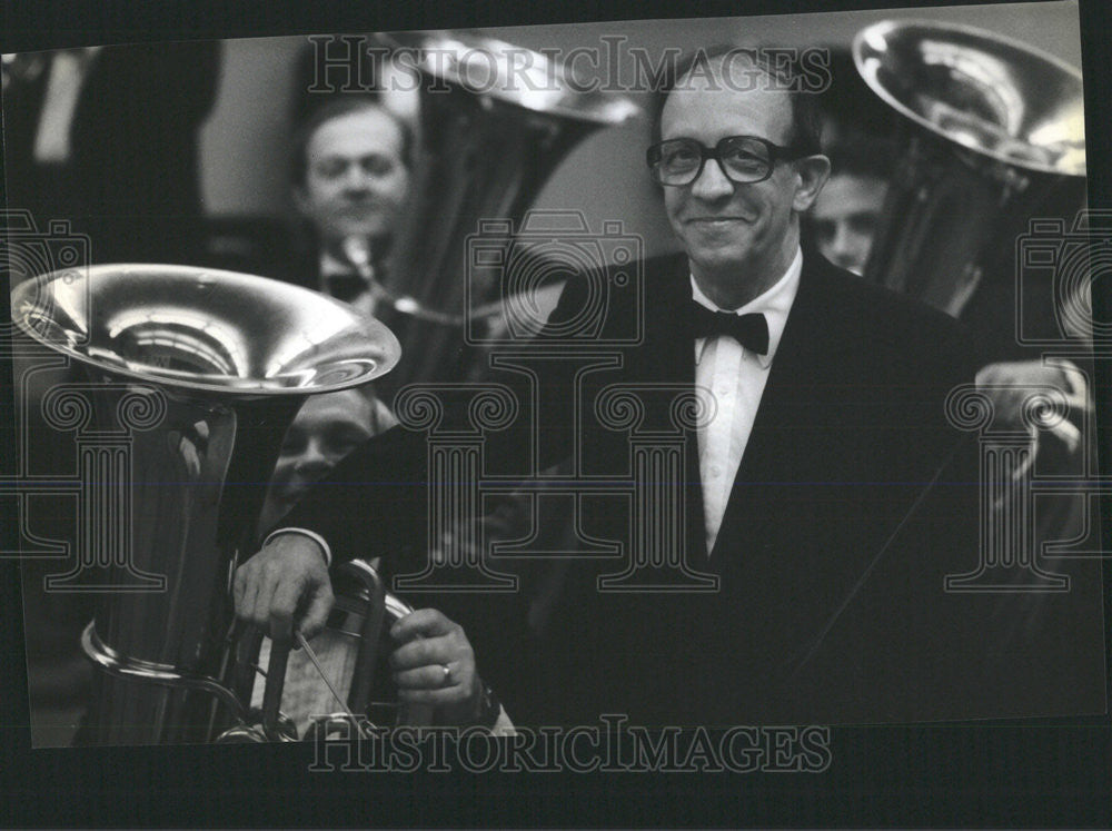 1988 Press Photo Conductor Robert Bernat directs River Brass Band Pittsburgh - Historic Images