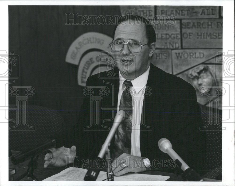 1993 Press Photo Principal Dr Joseph Dalpiaz Hinsdale Barrett Modisette death - Historic Images