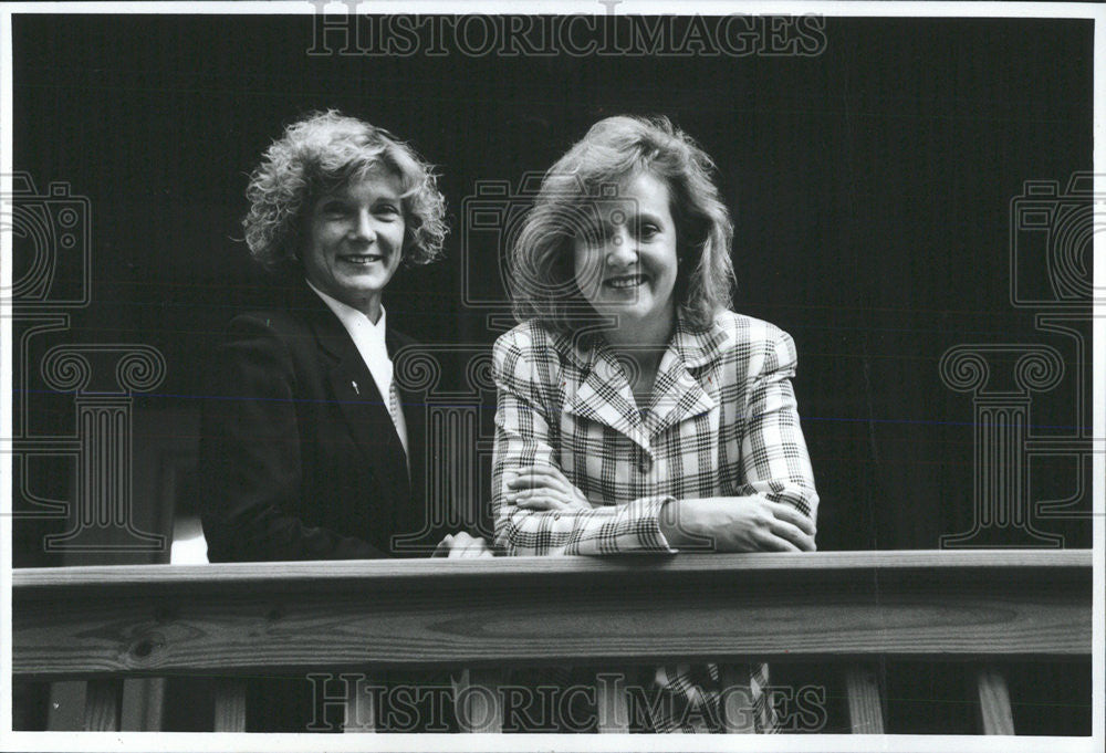 1993 Press Photo Joann Becker Anne Beckert Roommate Connection Attorney - Historic Images