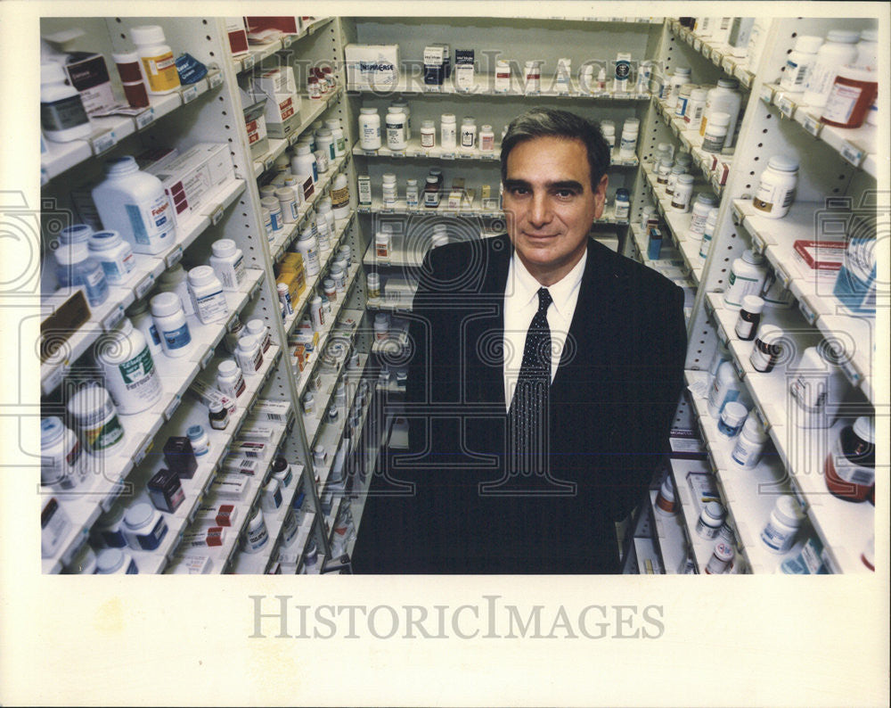 1993 Press Photo Drugs Searle Joseph Curti Dr Prescription Health Costa - Historic Images