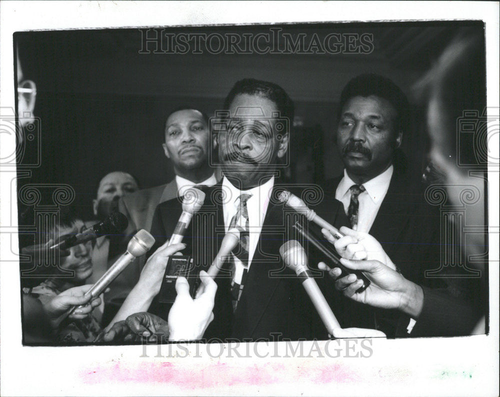 1991 Press Photo Ald William Beavers City Hall Commonwealth Edison franchise - Historic Images