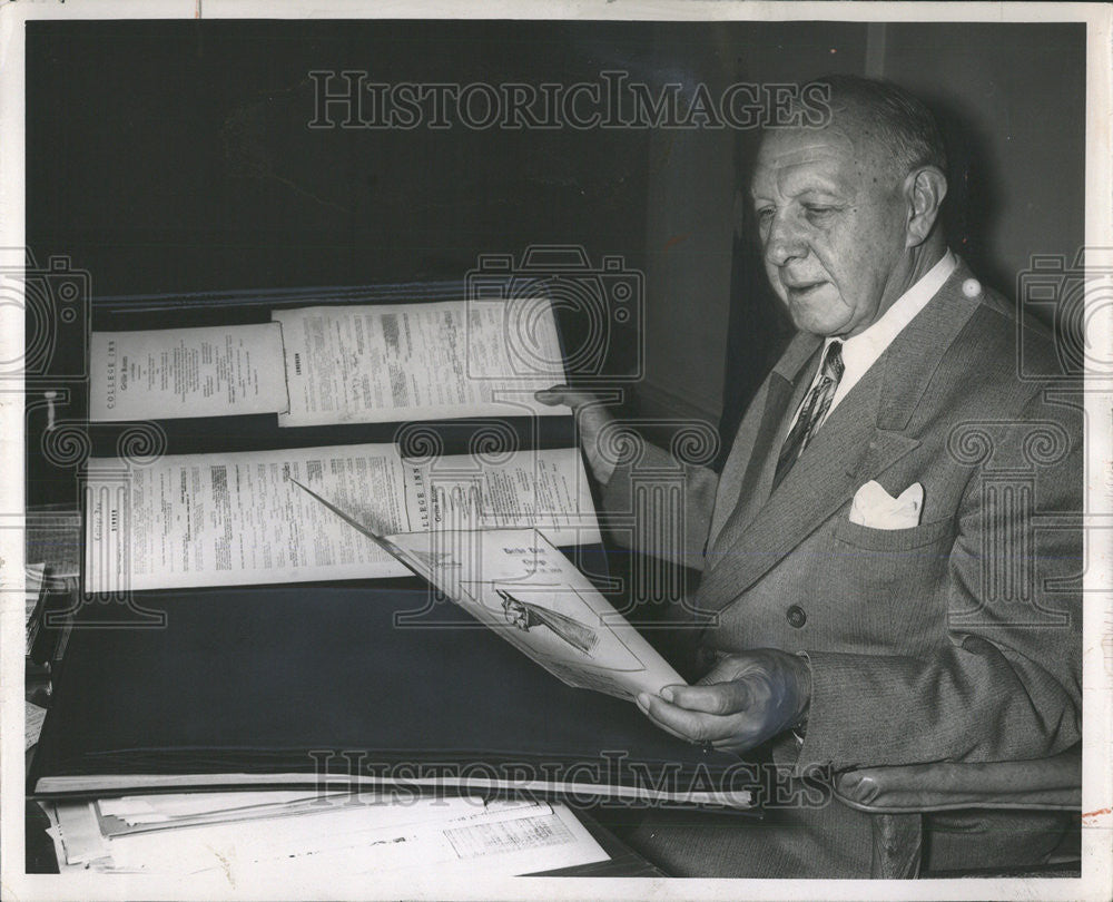 1954 Press Photo Frank Bering Menu - Historic Images