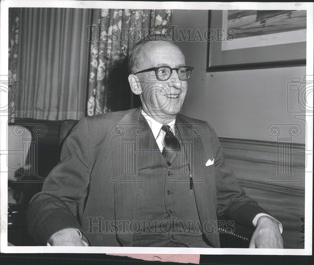 1958 Press Photo Carl Allen President Chicago Federal Reserve Bank - Historic Images