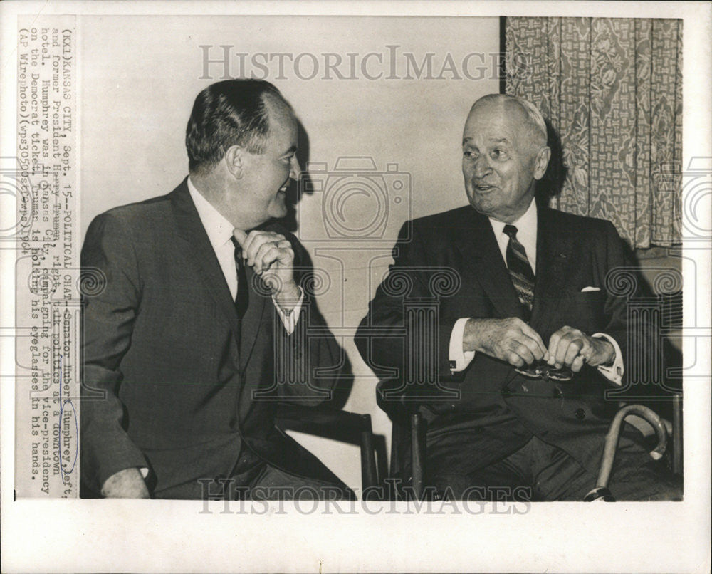 1964 Press Photo Senator Hubert Humphrey Harry Truman Downtown hotel Kansas - Historic Images