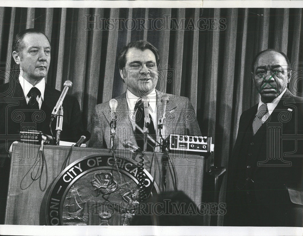 1978 Press Photo Commissioner Lewis Hill Acting Mayor Michael Blandic - Historic Images