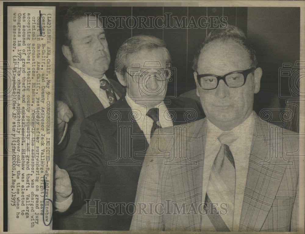 1976 Press Photo Andrew Hinshaw County Assessor Jack Vallerga Trial Santa Anna - Historic Images