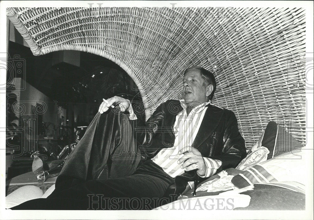 1977 Press Photo Richard Himmel author novel Twenty Third Web Candid interview - Historic Images