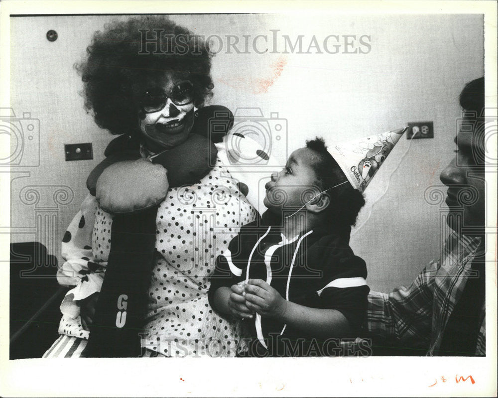 1985 Press Photo Eva Flowers Mount Sinai Hospital Party - Historic Images