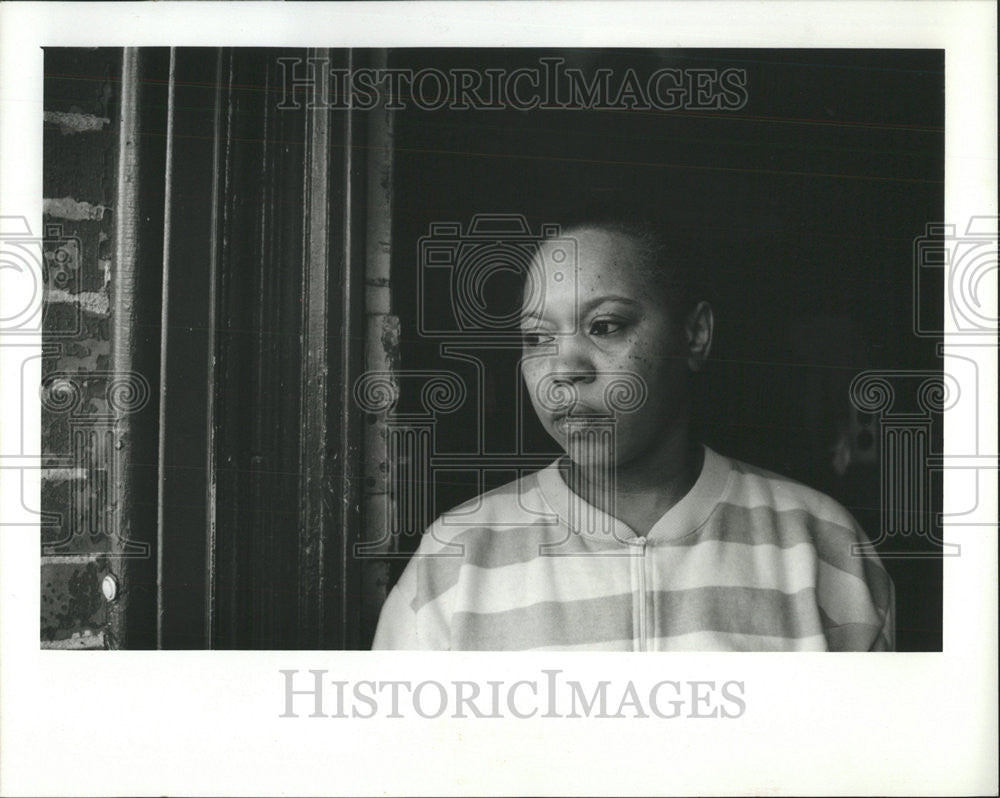 1990 Press Photo Claudia Flowers Cottage Grove Rashonda Baby Spring Police - Historic Images