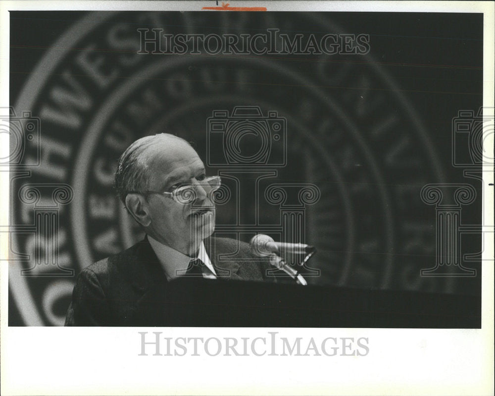 1985 Press Photo Joseph Flom in Northwestern Law School Seminar. - Historic Images