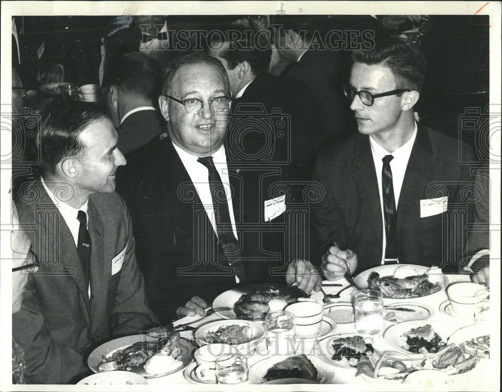 1965 Press Photo John Bacher James Kemper Henry vice President Richard group - Historic Images