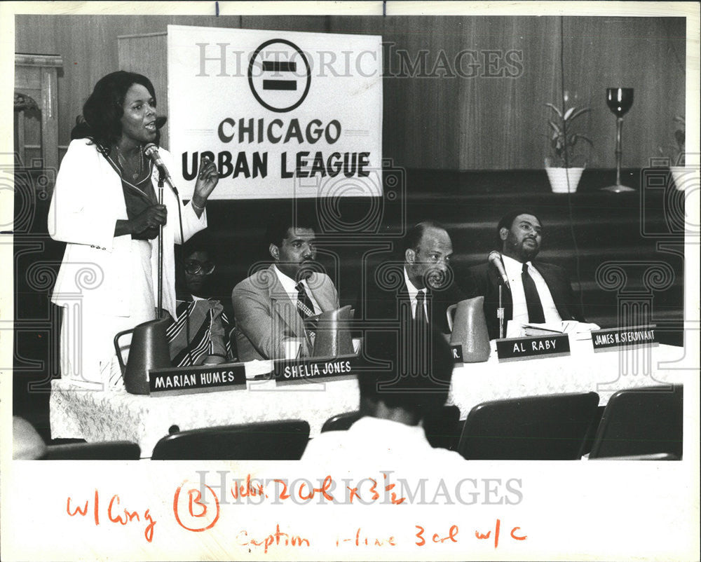 1983 Press Photo Marian Humes Al Raby present candidate debate Chicago urban - Historic Images